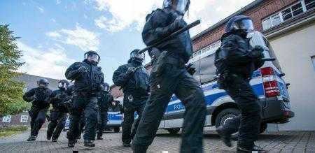 Полицию Германии обвиняют в предвзятости при обысках в IT-компаниях