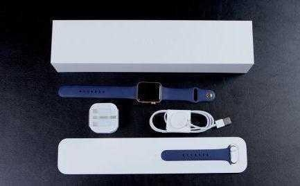 Продажи часов Apple Watch за прошедший год выросли почти вдвое