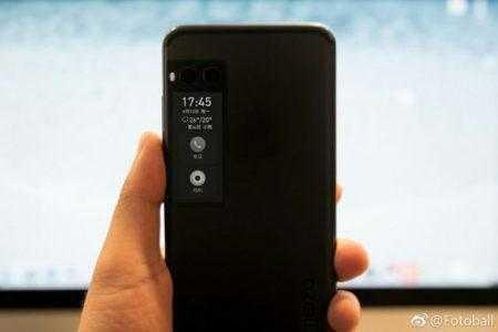 Живые фотографии смартфона Meizu Pro 7 свидетельствуют о наличии дополнительного дисплея и двойной камеры на задней панели