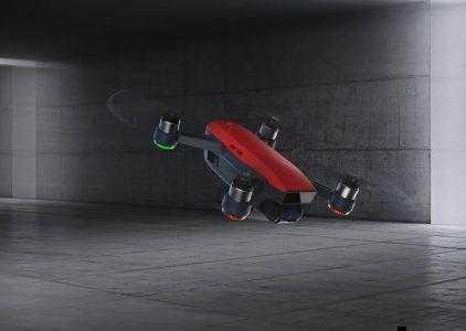 DJI Spark — самый компактный и легкий дрон производителя. Его можно запускать с ладони и полностью управлять при помощи жестов (впервые в сегменте)