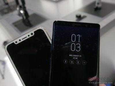 Журналисты бок о бок сравнили смартфоны Samsung Galaxy Note8 и Apple iPhone 8