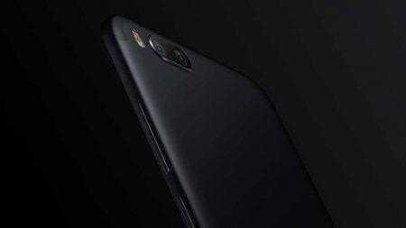 Рекламный постер раскрыл цену и основные характеристики смартфона Xiaomi 5X, первого представителя новой линейки китайского производителя