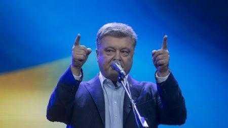 Роман Бессмертный: Петр Порошенко активно дискутирует в социальных сетях, но делает это анонимно