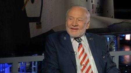 Базз Олдрин: «Человечеству пора задуматься над колонизацией других планет»