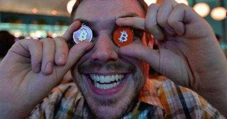 Курс Bitcoin впервые превысил $6000