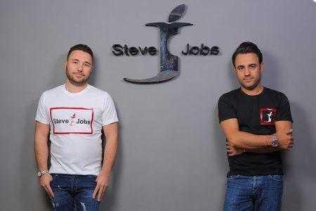 Итальянцы используют бренд Steve Jobs для выпуска джинсов и планируют продавать электронику в будущем. И Apple ничего не может с этим поделать
