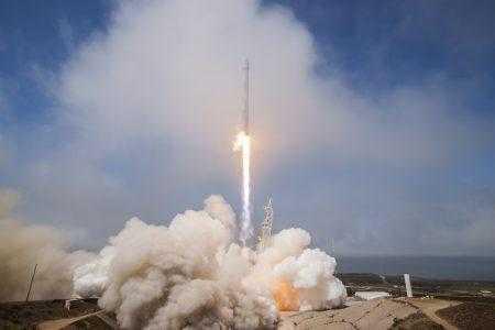 SpaceX в третий раз произвела успешный запуск и посадку уже летавшей первой ступени Falcon 9