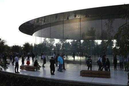 Apple тоже полностью перешла на возобновляемые источники энергии